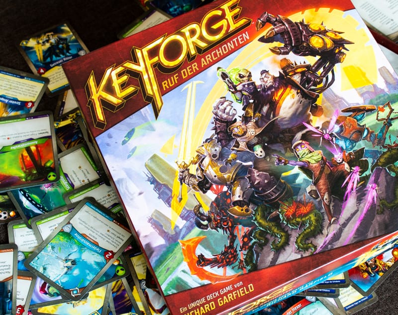 Keyforge Kartenspiel Box